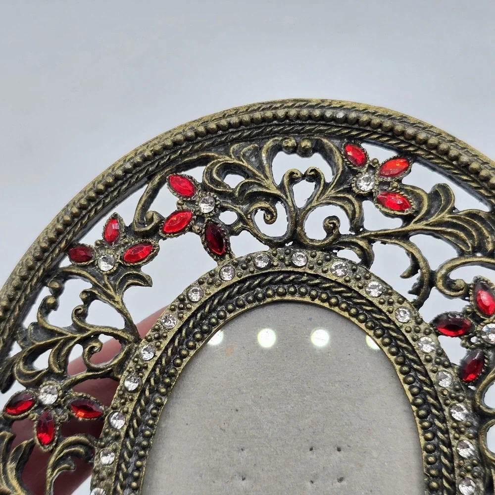 Green Tree Gallery 2005 Filigree Oval Red & Clear Stone 2x3‎ Photo Picture Frame